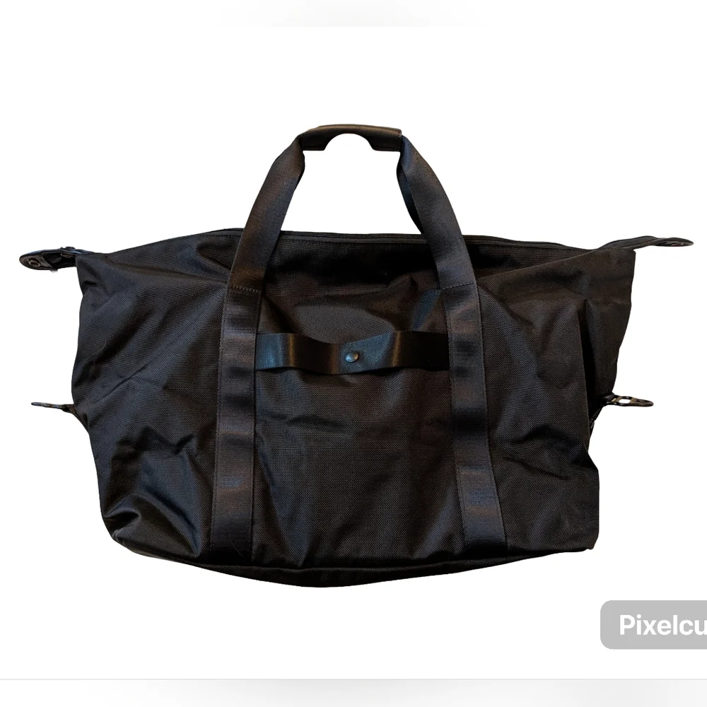 NWOT Tumi GM Collaboration Weekender Duffel Bag Carryon Overnight Satchel Black